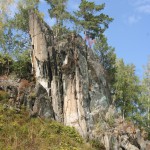 Живописная скала рядом с селом Алтайское